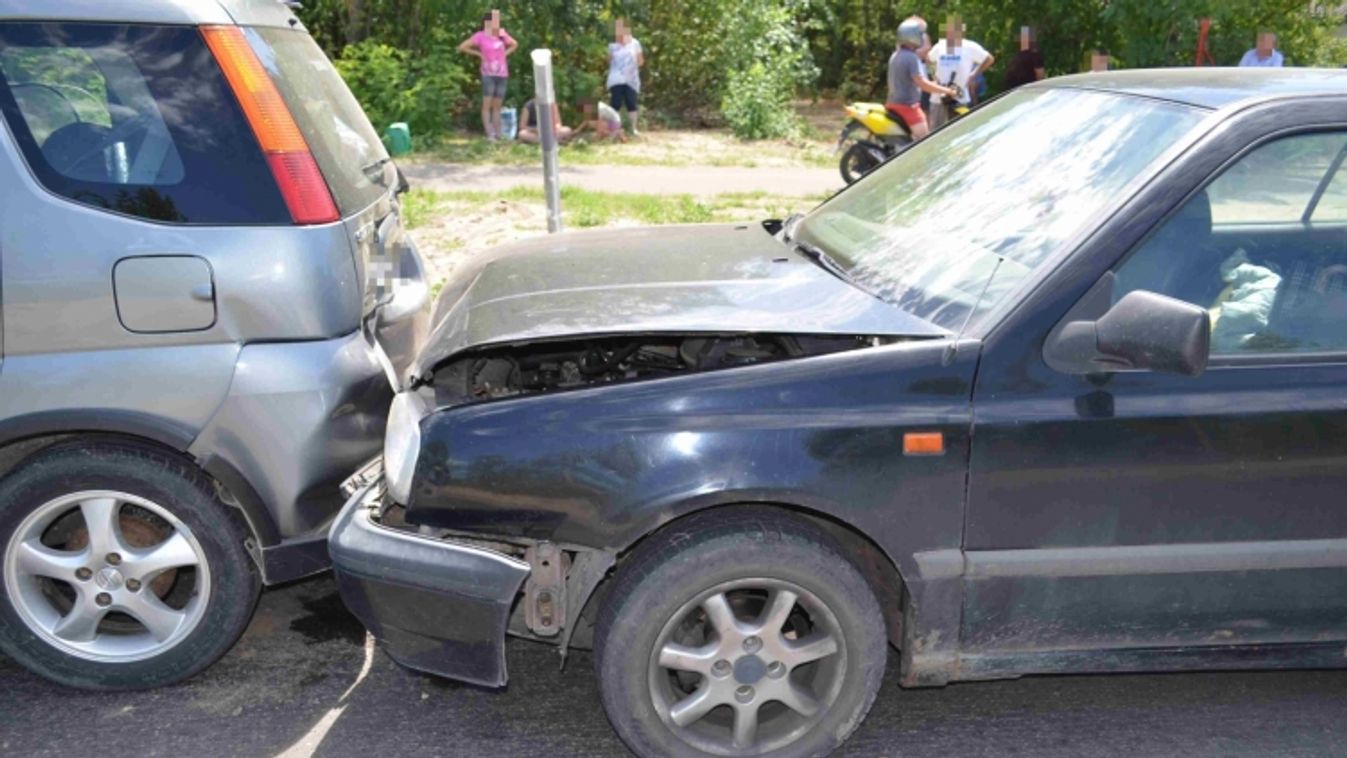 Két autó karambolozott Szegeden