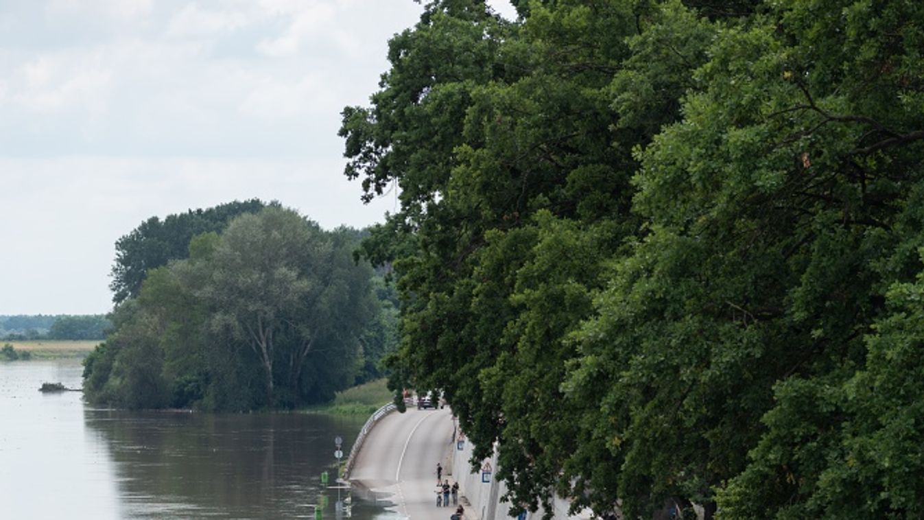 Tetőzött a Tisza: hat nap alatt másfél méteres apadás várható