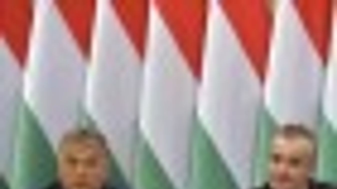 Orbán Dunaújvárosban: meg kell mutatni, hogy a régi iparvárosokban is van jövő