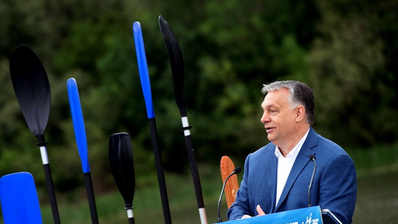 Orbán: a hazaszeretet erősítését is szolgálják a turisztikai és sportberuházások