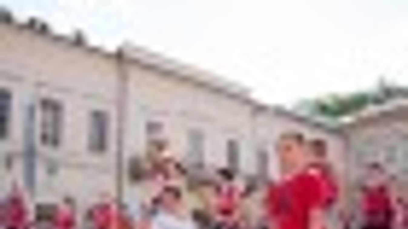 Az SOS Gyermekfalvakért kangáztak a Klauzál téren + FOTÓK