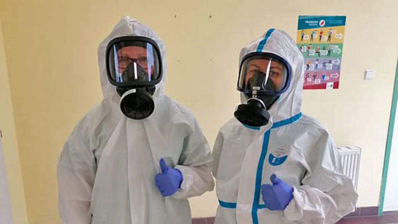 Speciális maszkokat kaptak a klinikai központ infektológiai osztályának dolgozói