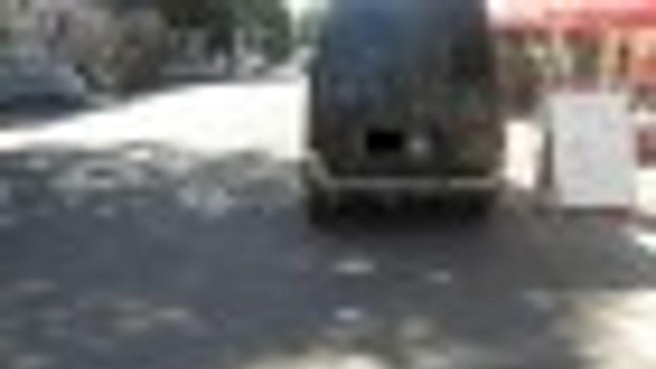 Tolató autó sodort el egy nőt Hódmezővásárhelyen