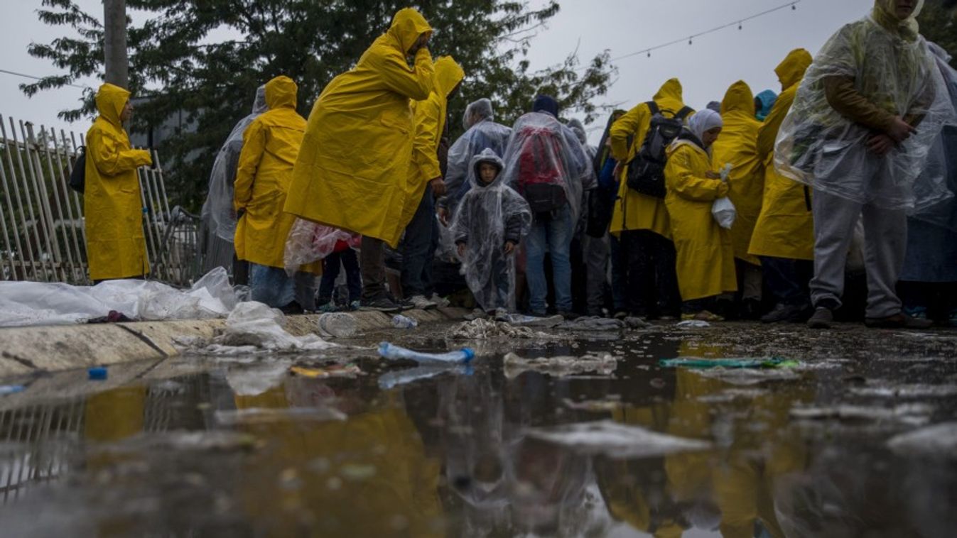 Több mint negyven migráns vesztette életét a Földközi-tengeren