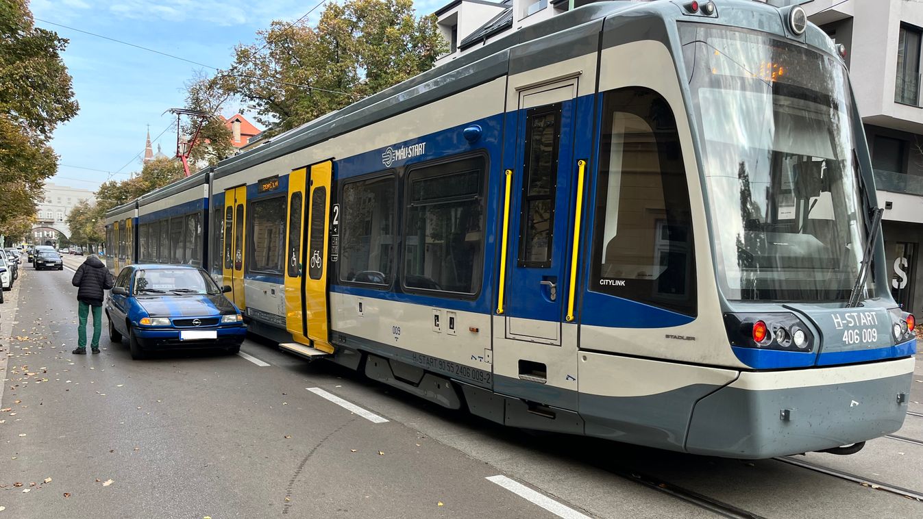 Autóval ütközött a tram-train Szegeden