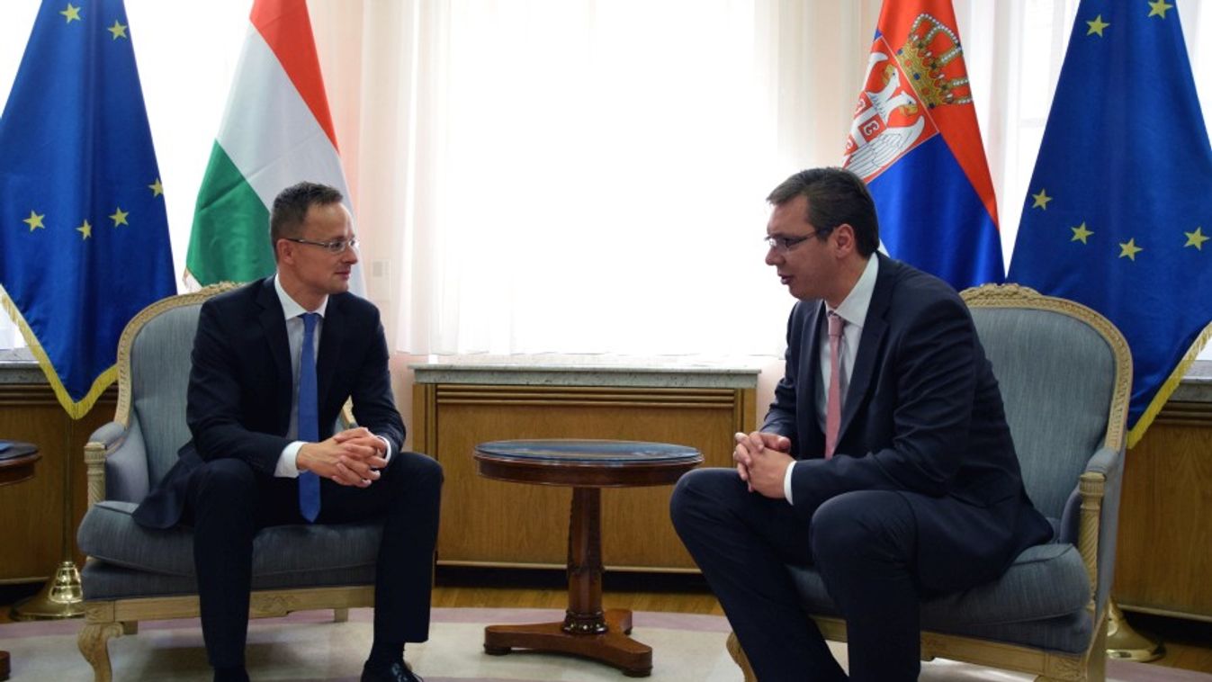 Kölcsönkért autóval hajtottak bele a szerb elnököt szállító járműbe