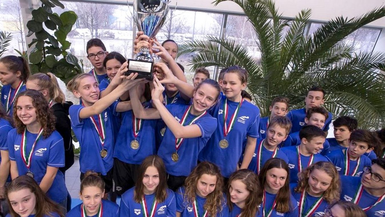 Dél-Alföld nyerte a Jövő Bajnokai program régiós úszóversenyét 
