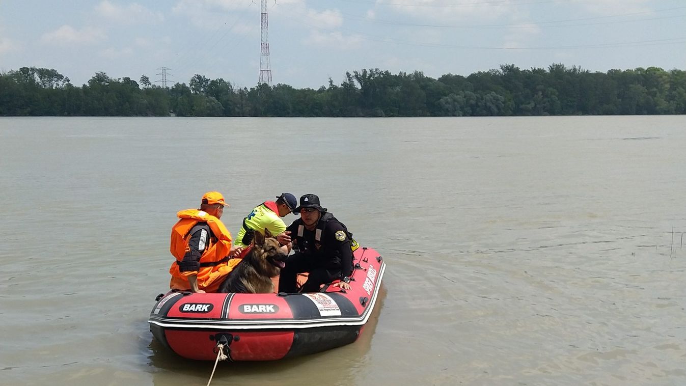 Szegedi vízimentők is segítenek a hajókatasztrófa áldozatainak keresésében (GALÉRIA)