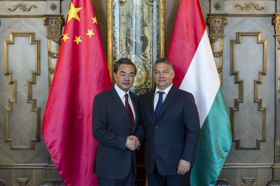 VANG Ji; Orbán Viktor