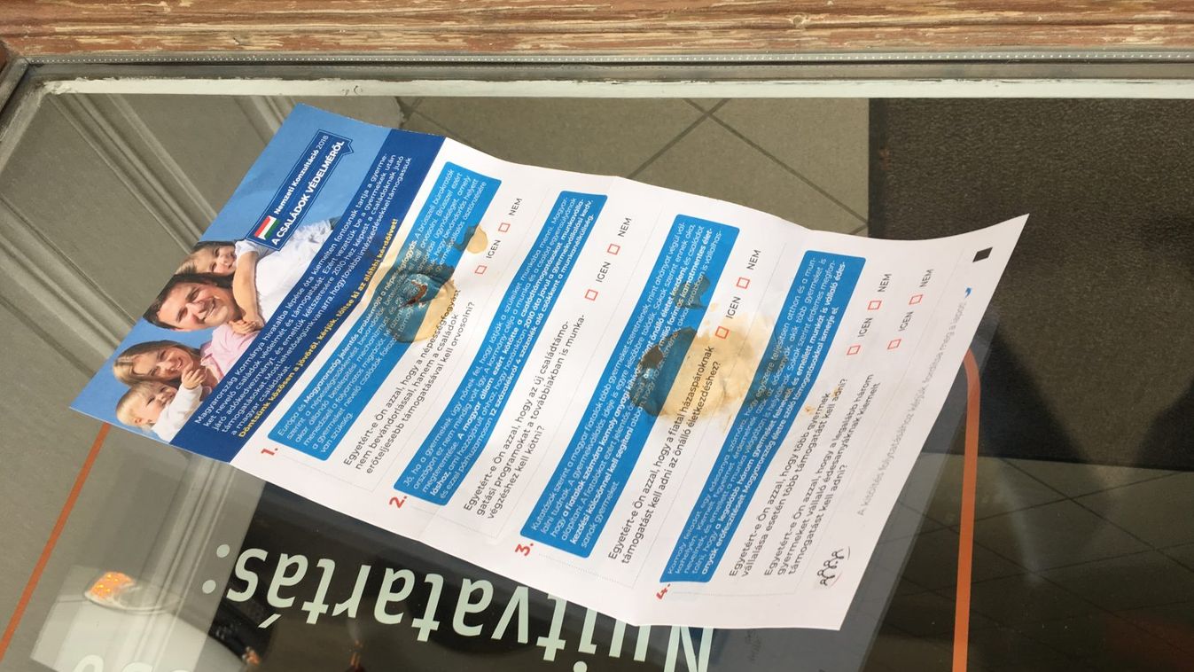 Valaki a fenekét törölte ki Szegeden a kormány nemzeti konzultációs papírjával