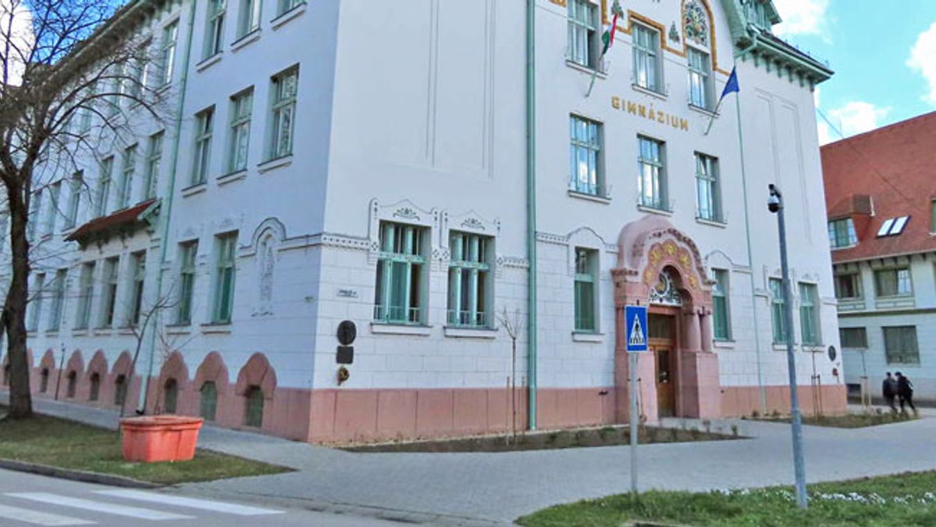 Centenáriumát ünnepli a csongrádi Batsányi Gimnázium