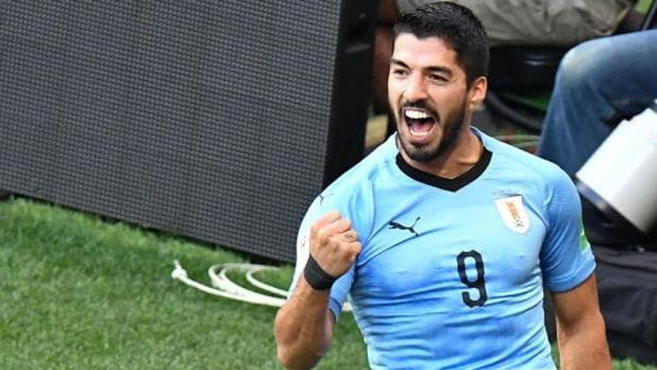Nyögvenyelősen hozta a kötelezőt Uruguay - Suarez gólja továbbjutást ért