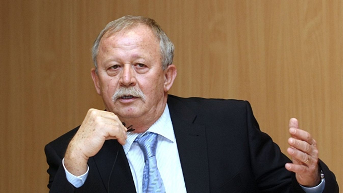 Koronavírusos lett Kuncze Gábor egykori belügyminiszter