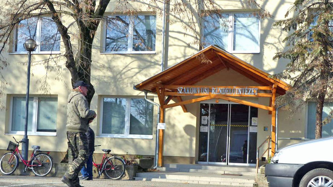 Egy hete rossz a lift a makói rendelőintézetben