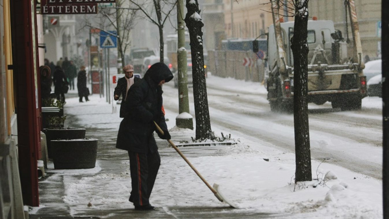 Hóhelyzet: kinek és hol van kötelessége havat lapátolnia Szegeden?