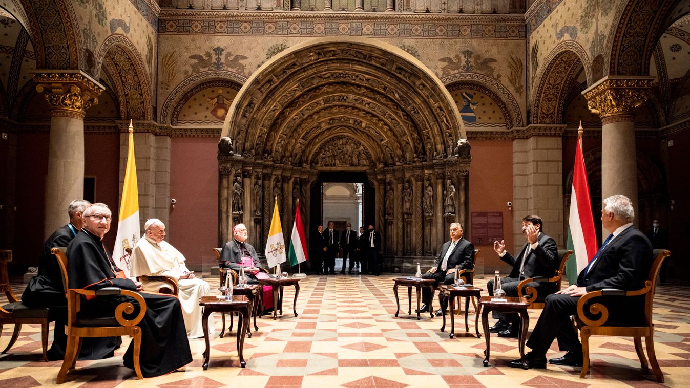 A magyar állam vezetőivel találkozott Ferenc pápa Budapesten