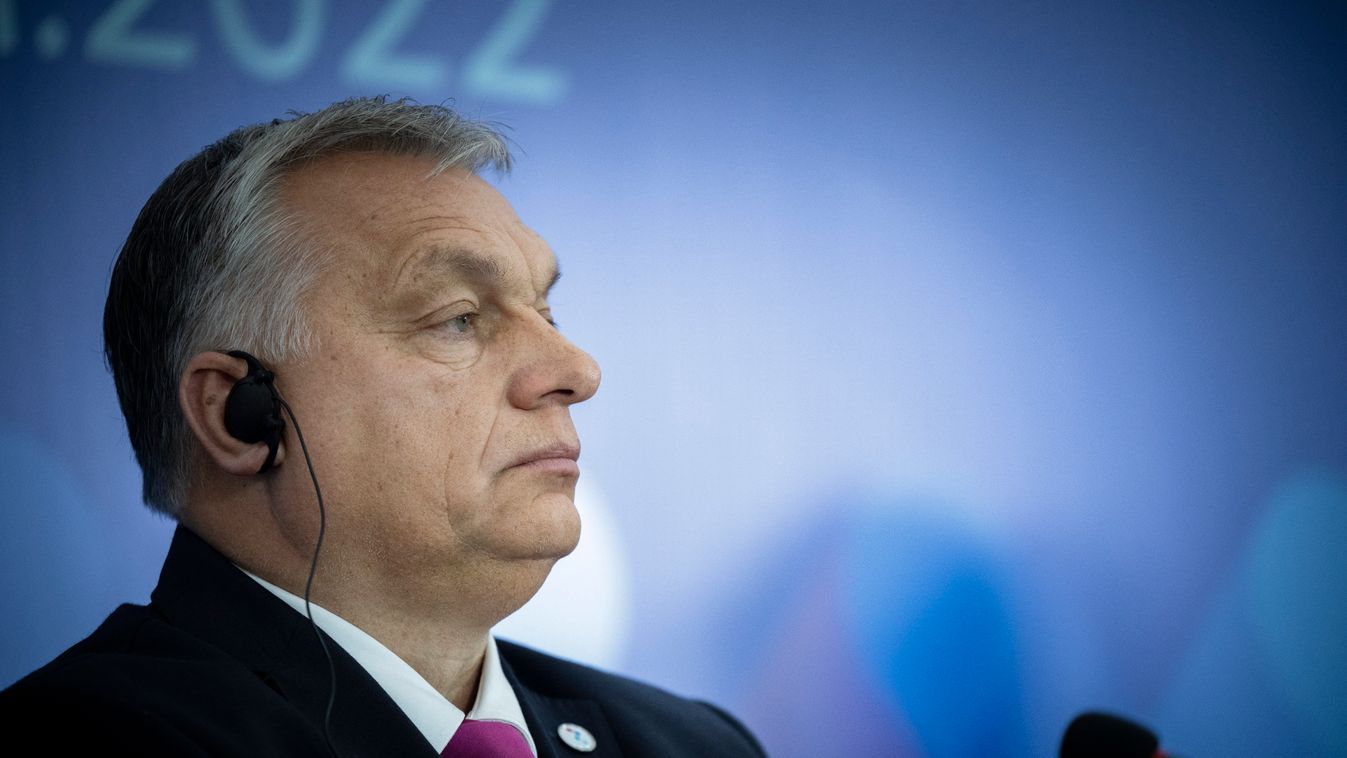 Orbán Viktor: Magyarországnak egyszerre két migránsválsággal kell megküzdenie