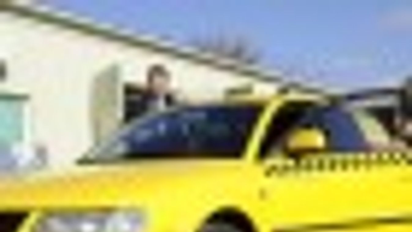 Forgalomba állt az első sárga taxi Hódmezővásárhelyen