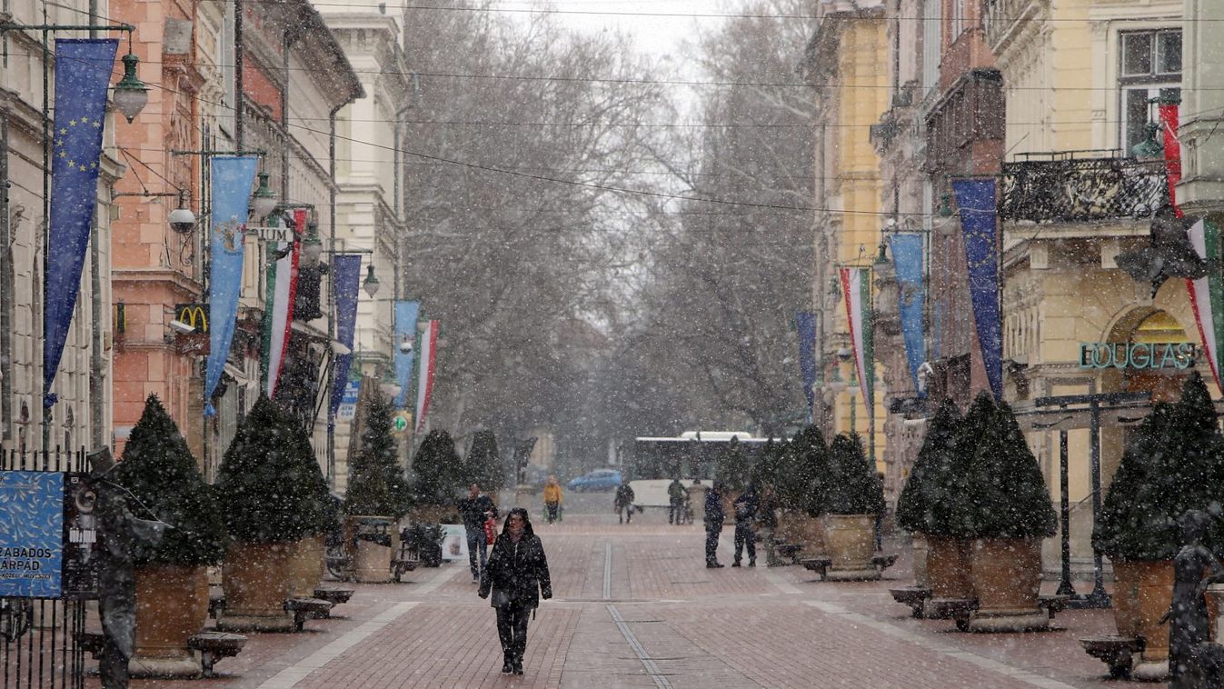 Márciusi havazás a kihalt Szegeden – galéria