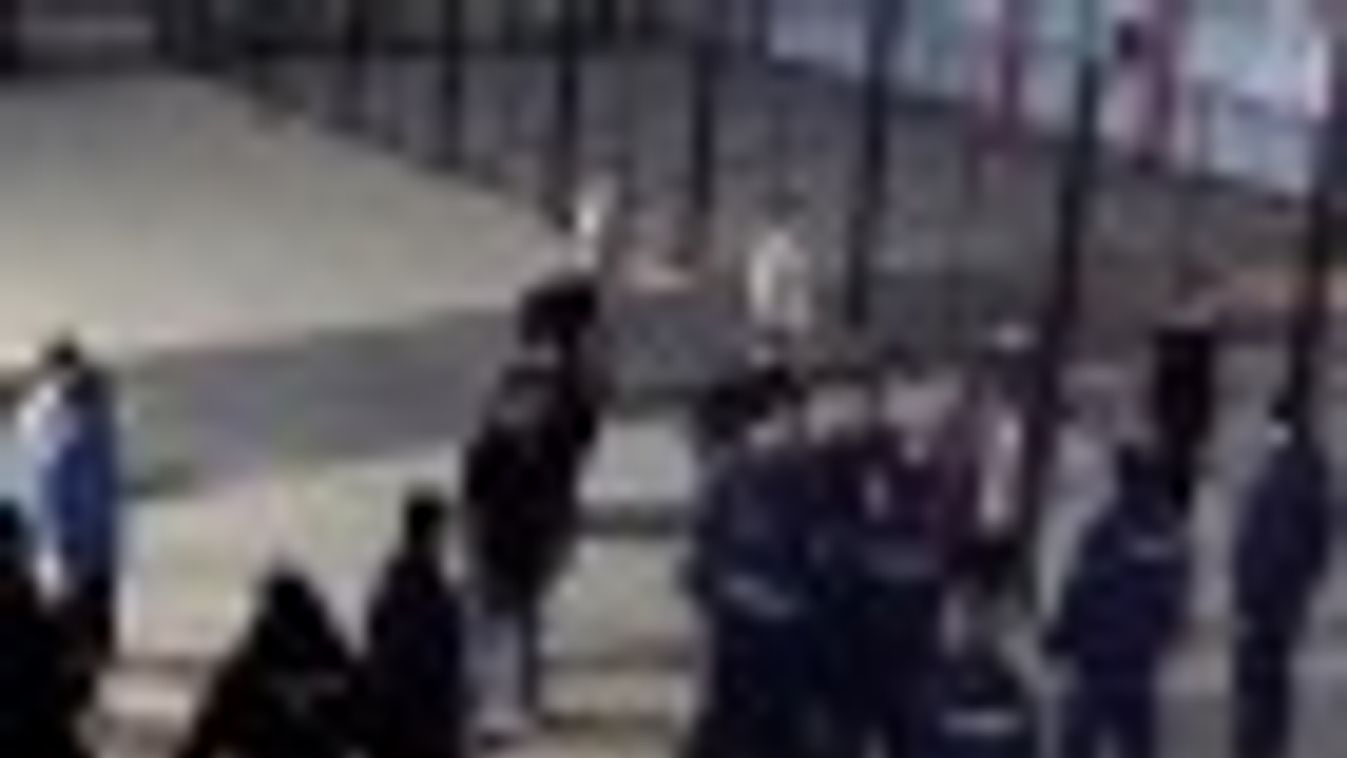 Kövekkel dobálták meg a rendőröket a Kiskunhalason őrizetben lévő migránsok (FRISSÍTVE) + VIDEÓ