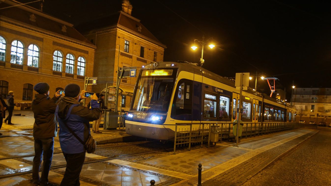 Begördült Szegedre az első menetrend szerinti tram-train