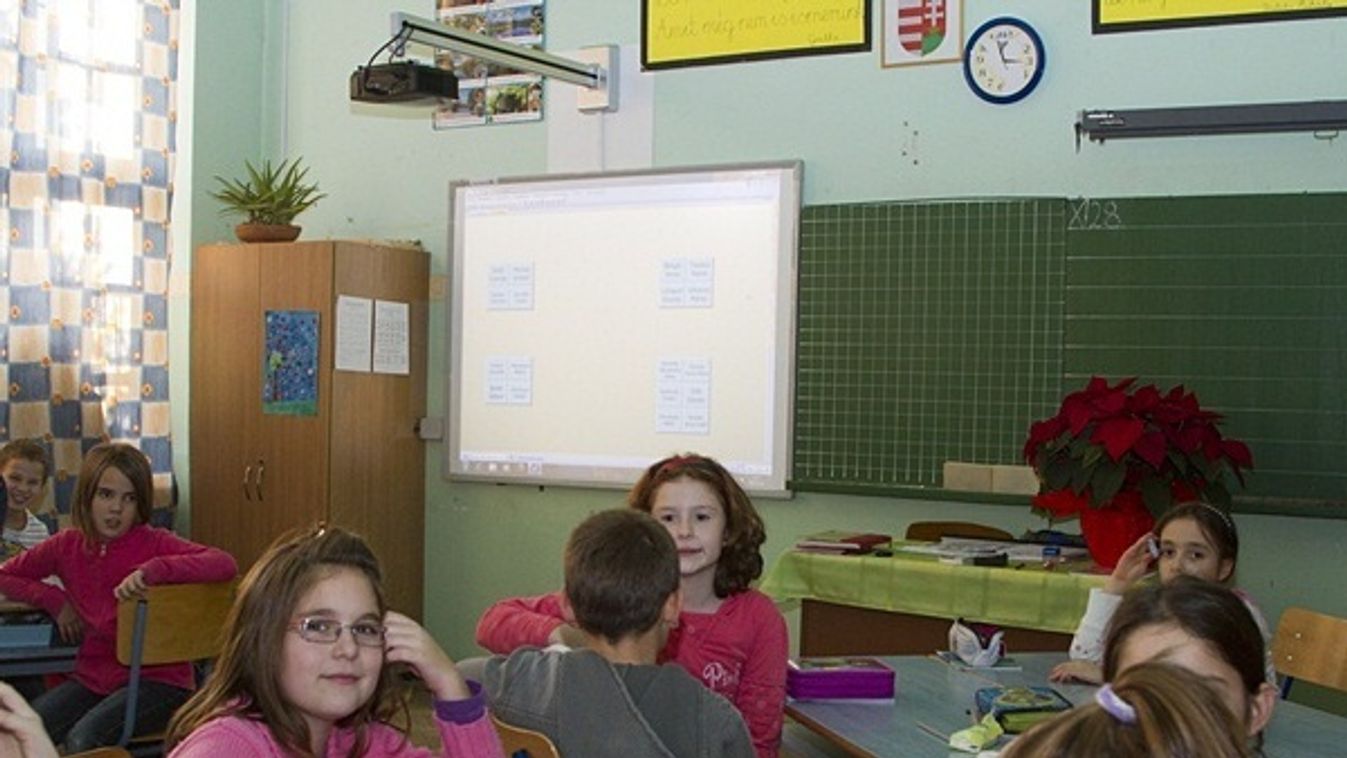 Szerdán tartják az iskolákban az országos kompetenciamérést