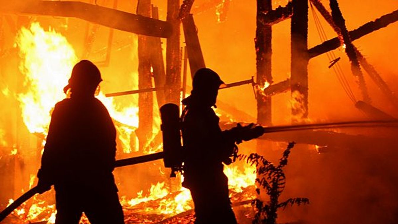 Leégett egy faház Tiszaszigeten