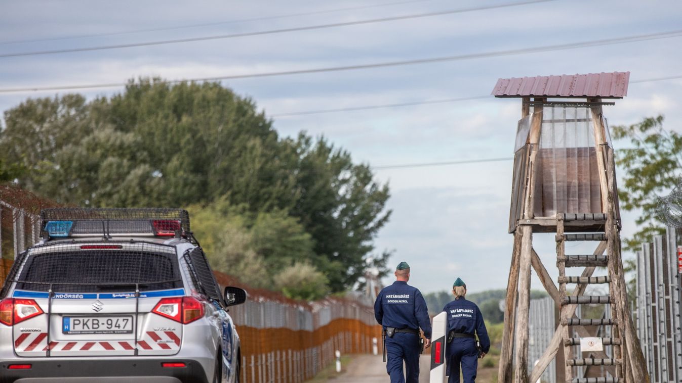 Ismét migránsokkal teli autó balesetezett Mórahalomnál