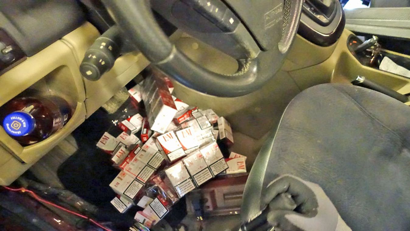1400 doboz cigivel megtömött kocsit találtak Röszkén