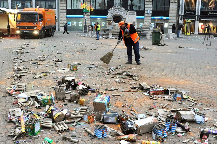 Szilveszter utáni takarítás Budapesten