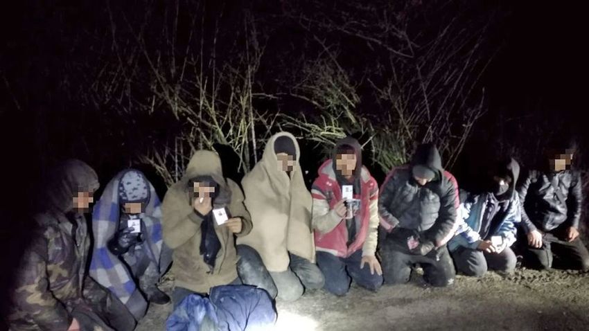 Újabb alagutat fúrtak a migránsok Ásotthalom közelében