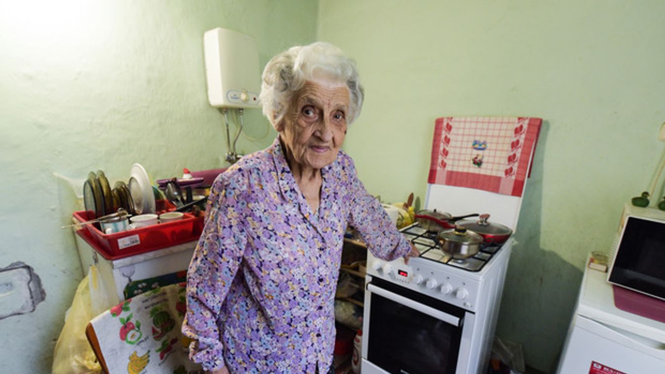 100 éves nénit köszöntöttek Ásotthalmon