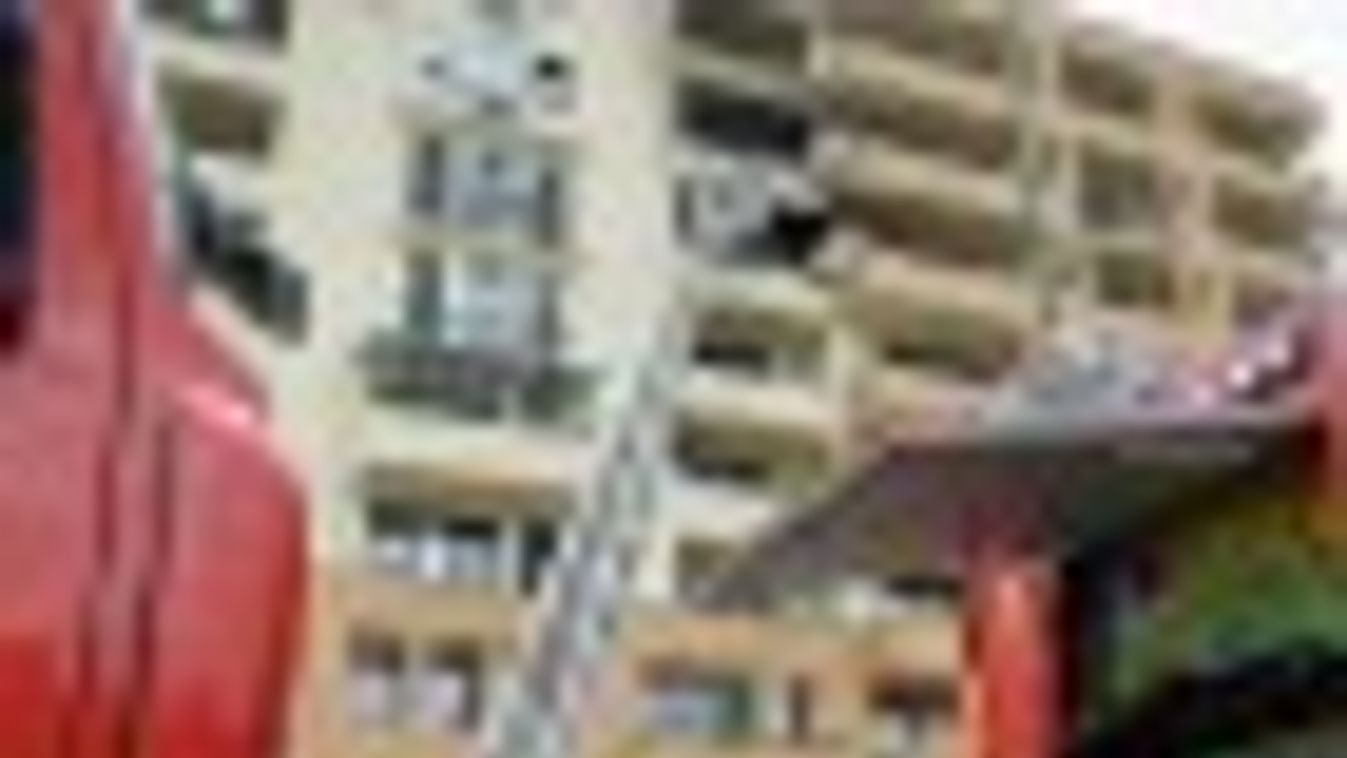 Kiégett egy erkély a Tisza Palota hatodik emeletén + FOTÓK, VIDEÓ