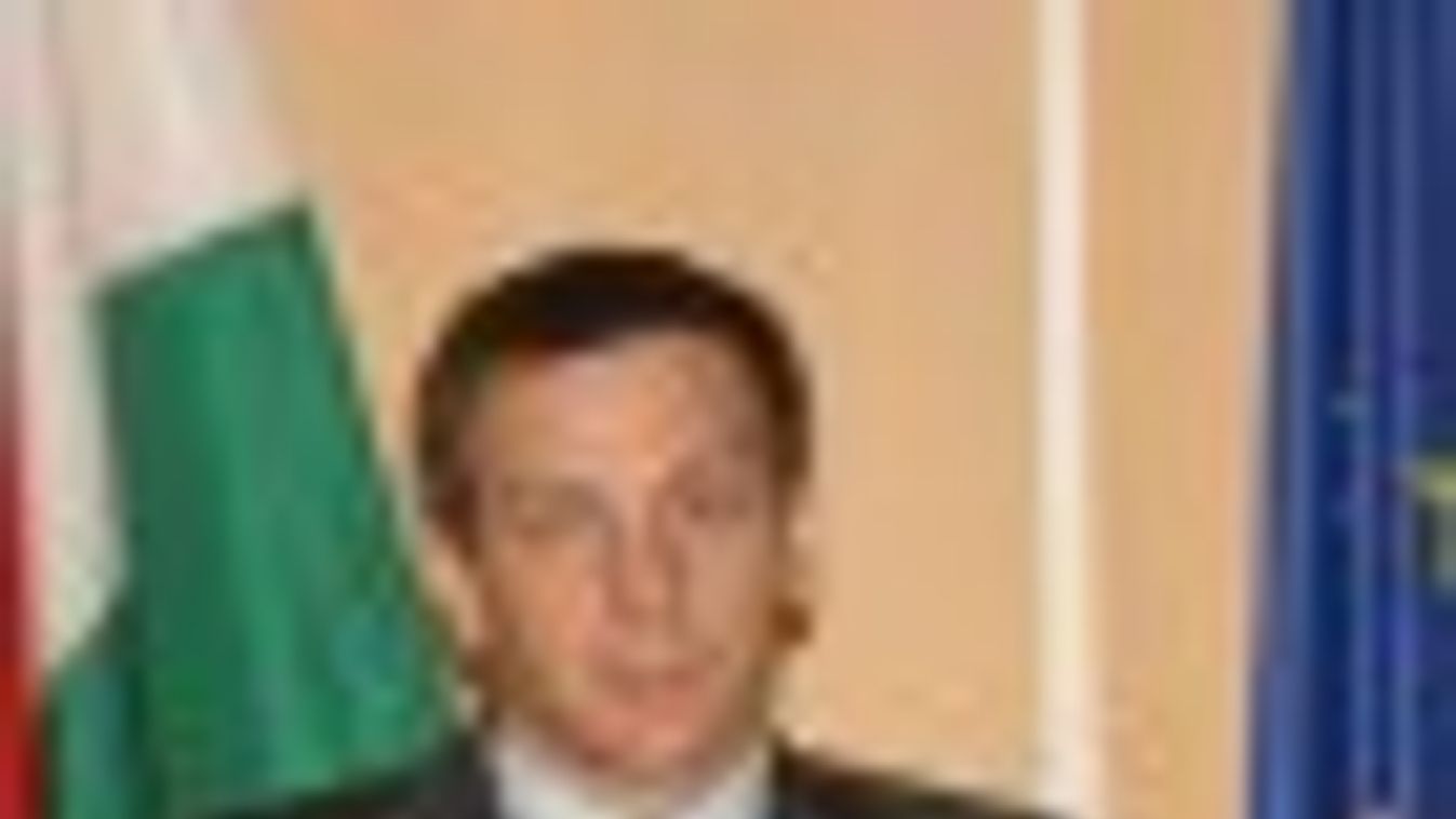 Fidesz: Bajnai Gordon készen áll az adóemelésre