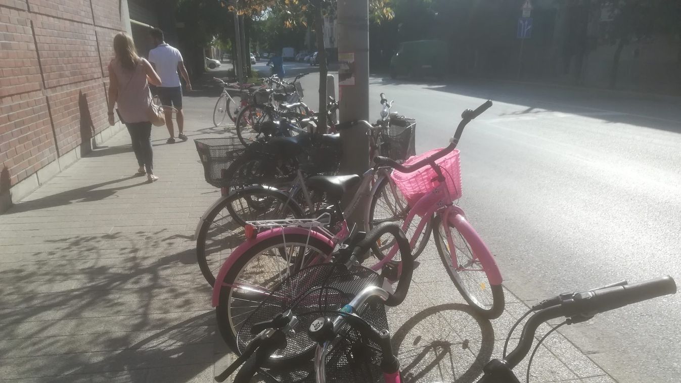 Az önkormányzatnak kellene megoldania a kerékpártároló-hely problémát