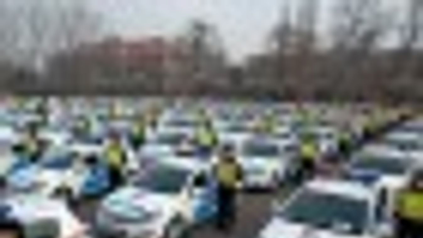 Több mint ezer autó beszerzésére írt ki tendert a rendőrség