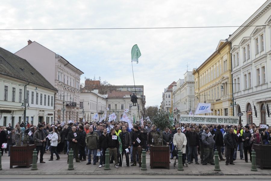 EDF Démász dolgozóinak demonstrációja Szegeden