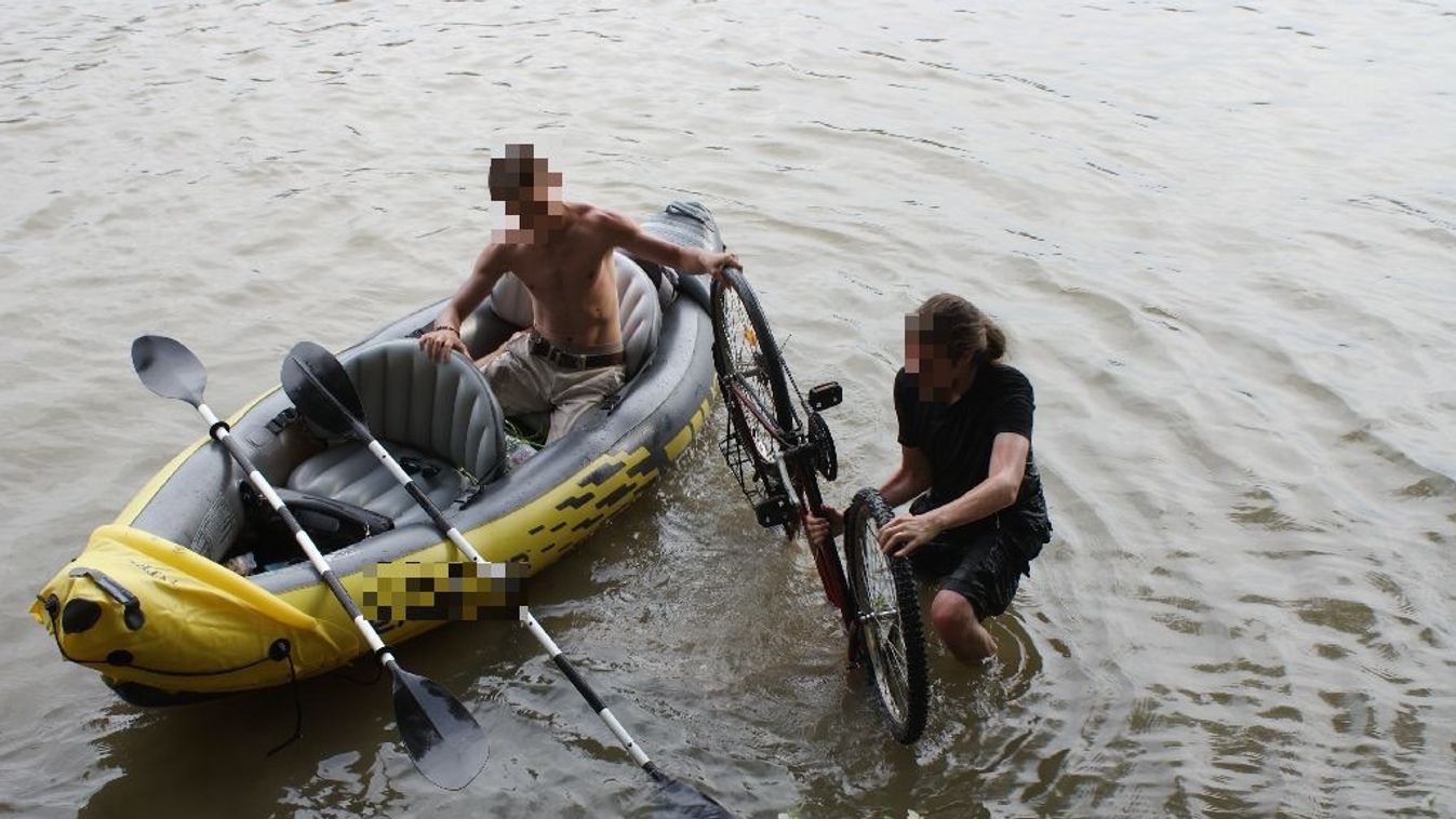 Vízbe dobták a lopott biciklit