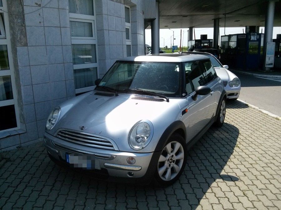 mini_cooper_kiszombor_police