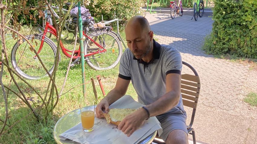Ma tért vissza Szegedre Szabó Bálint és már készülődik a politikai visszatérésére