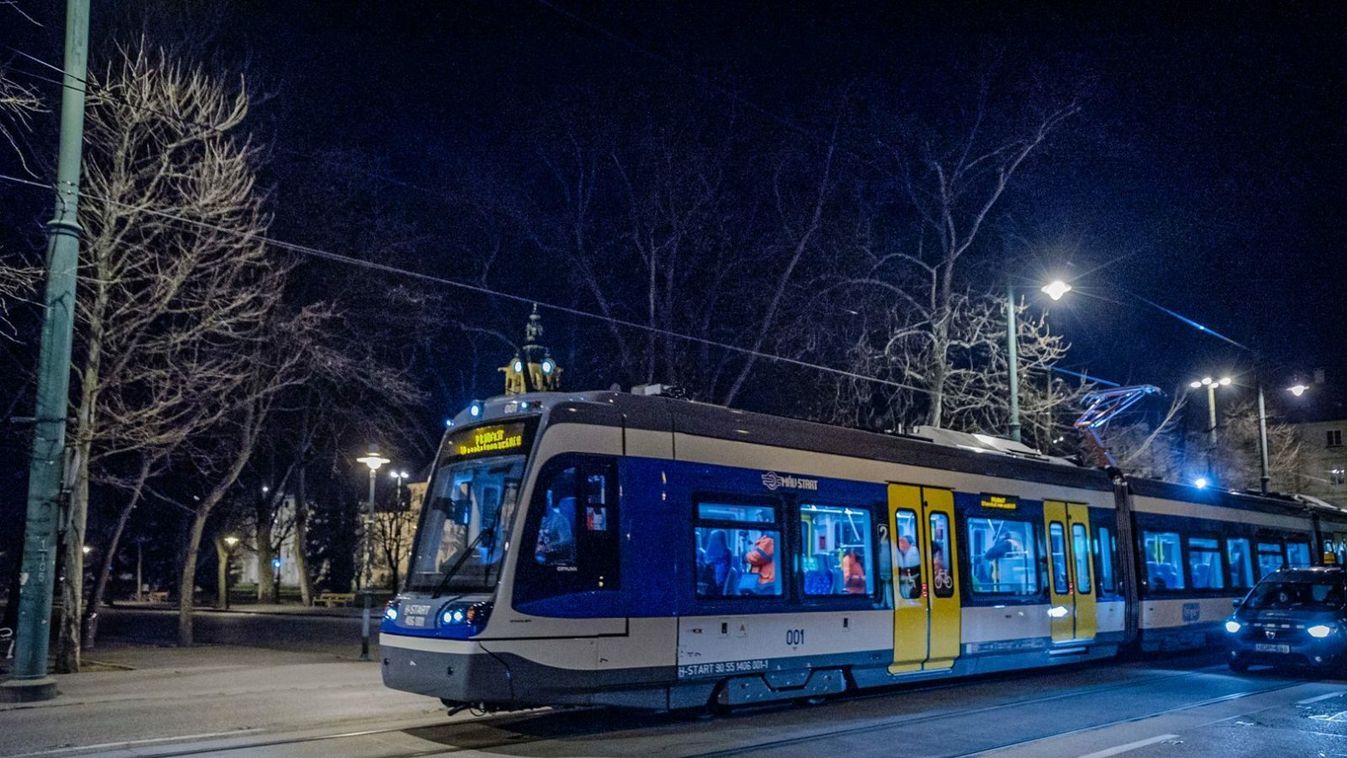 Kisiklott hajnalban egy tram-train a Pulz utcai kocsiszínnél