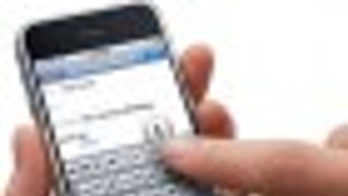 Több mint 31 millió SMS szilveszterkor