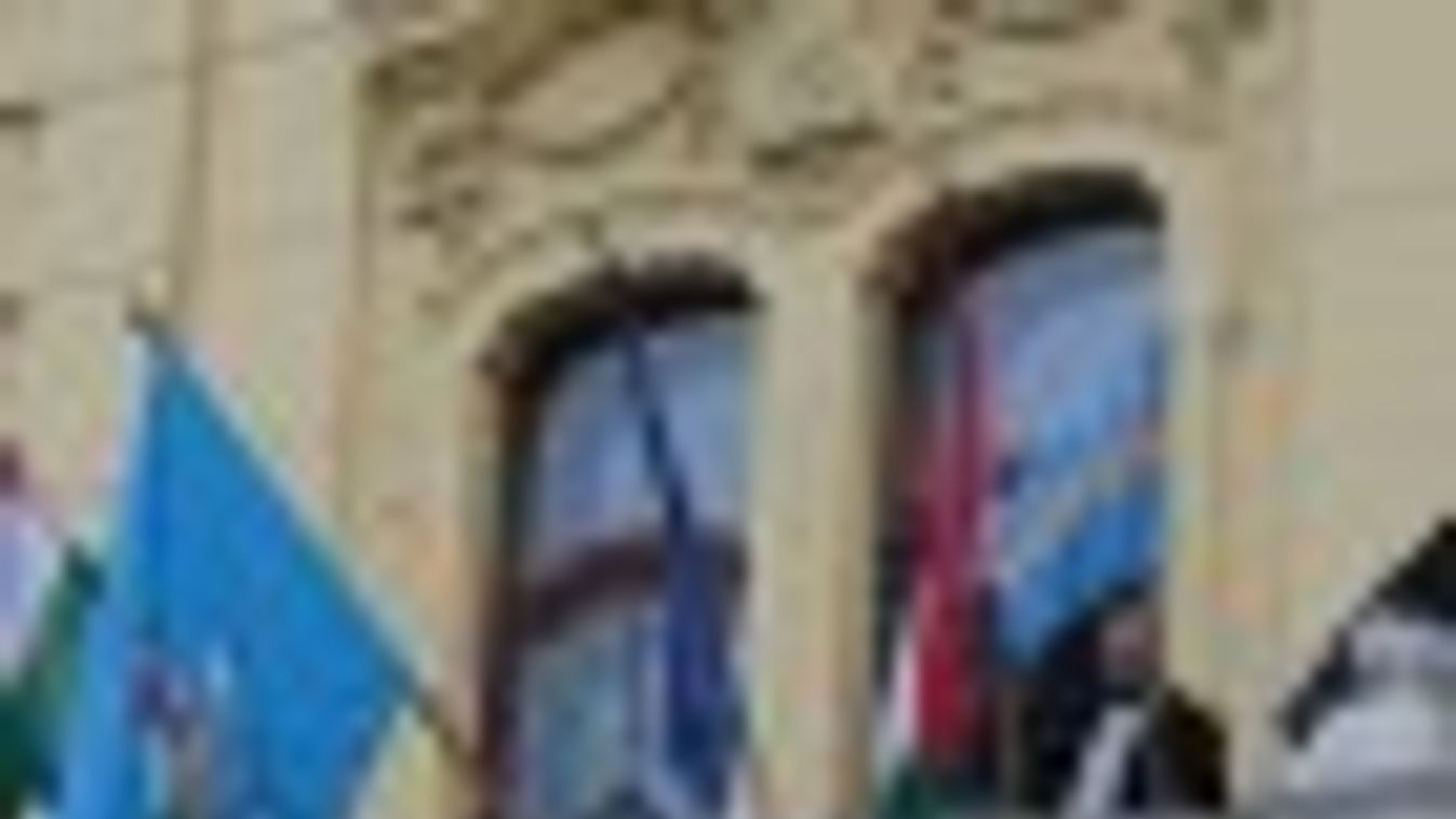 Mégis kitűzték a szegedi városházára a székely zászlót + FOTÓK (FRISSÍTVE)