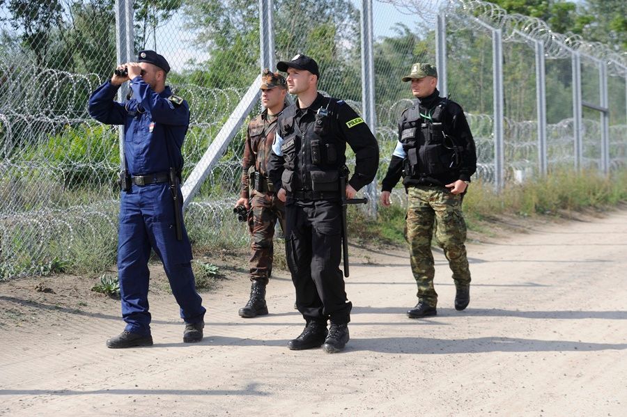 Illegális bevándorlás - Megkezdték szolgálatukat a lengyel