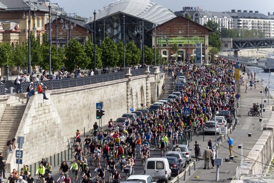 Kerékpárosok felvonulása Budapesten