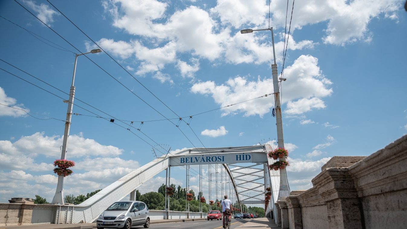 Megkurtították a Belvárosi híd felújítását