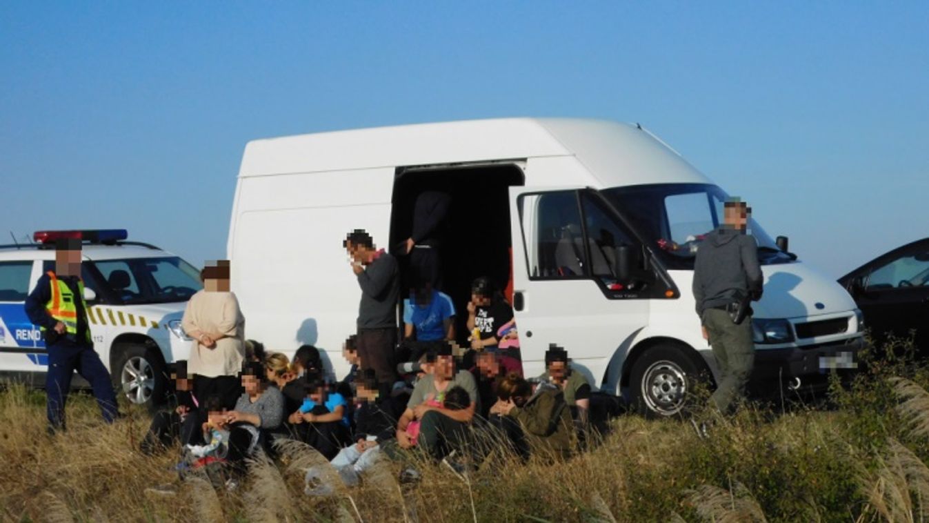Több mint száz migráns próbált Magyarországra jutni hétvégén