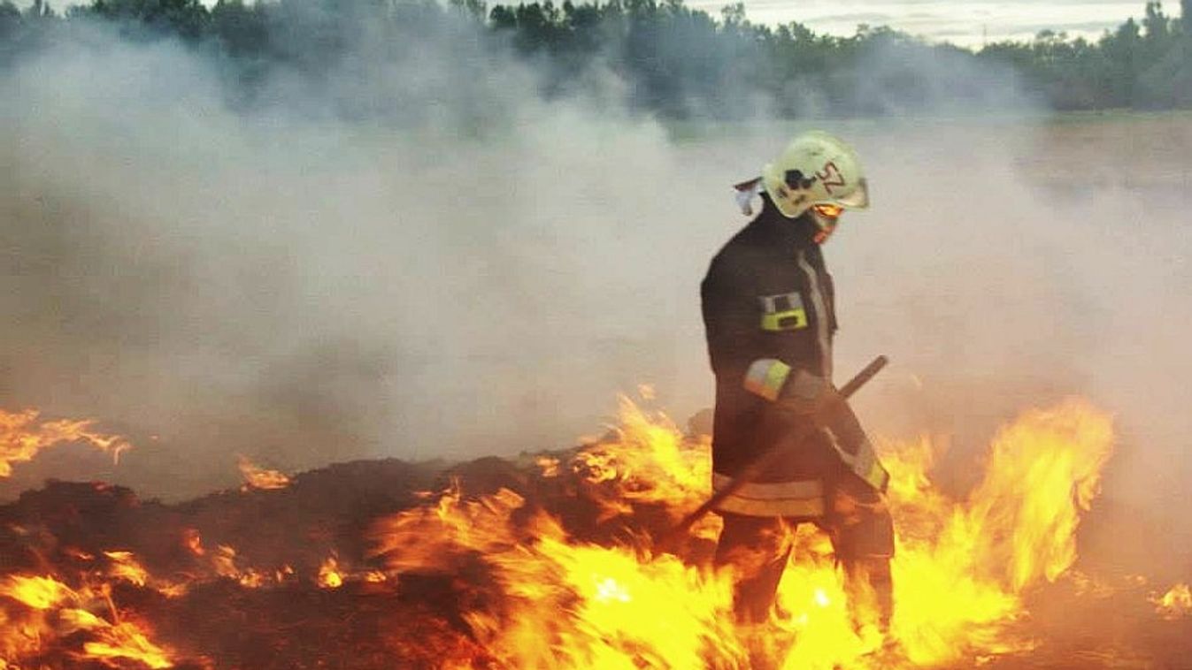 Több helyen is szabadtéri tűzhöz riasztották a megyei lánglovagokat