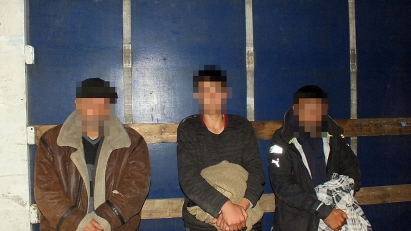 Ázsiai migránsokat találtak Röszkén egy ukrán teherautóban