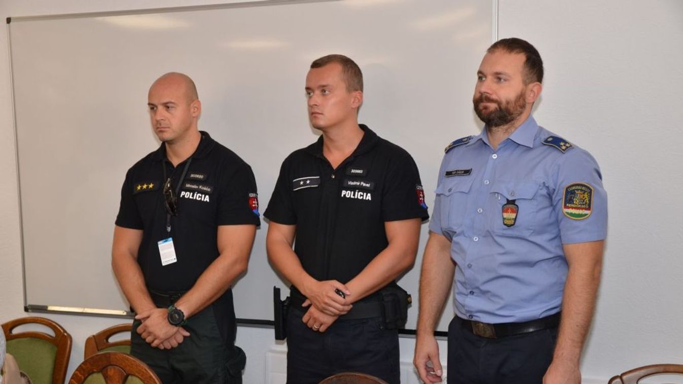 Szlovák zsarukat tüntetett ki a megyei rendőrfőkapitány